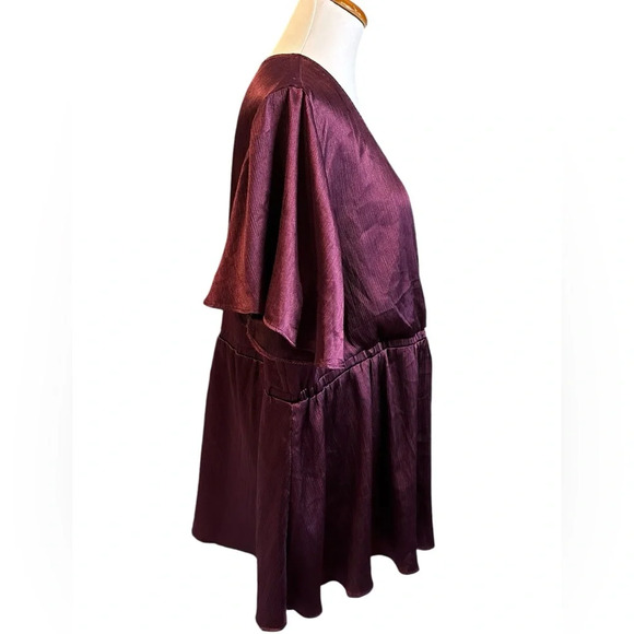 Torrid Lily Babydoll Shiny Satin Purple Surplice Top Size 3 - Picture 4 of 7